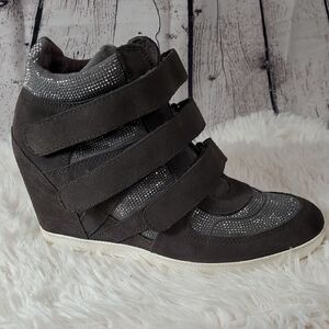 Nine West Gray and Silver Leather Wedge Sneakers Size 8